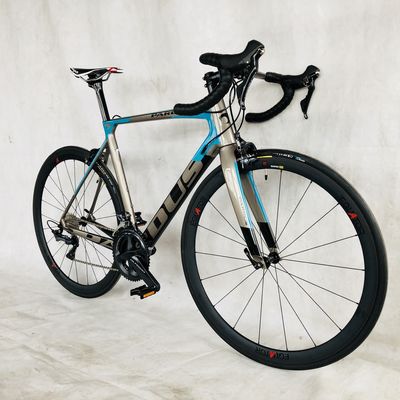 Carbon Fibre Rim Material 22-Speed Shimano ULTEGRA R8000 Aluminum Alloy Stem Race Bike