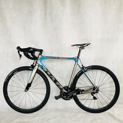 Carbon Fibre Rim Material 22-Speed Shimano ULTEGRA R8000 Aluminum Alloy Stem Race Bike