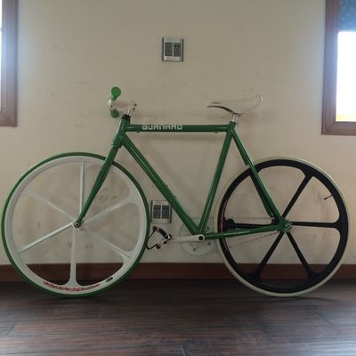 Aluminium Alloy 700C Fixed Gear Bike Fixie Road Bicycle with Aluminum Teny Rim and Durable