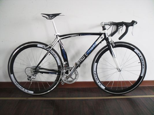 Ordinary Pedal 700C Racing Bike with Lightweight Aluminum Alloy Frame and 24 Speed