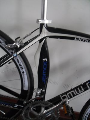 Ordinary Pedal 700C Racing Bike with Lightweight Aluminum Alloy Frame and 24 Speed